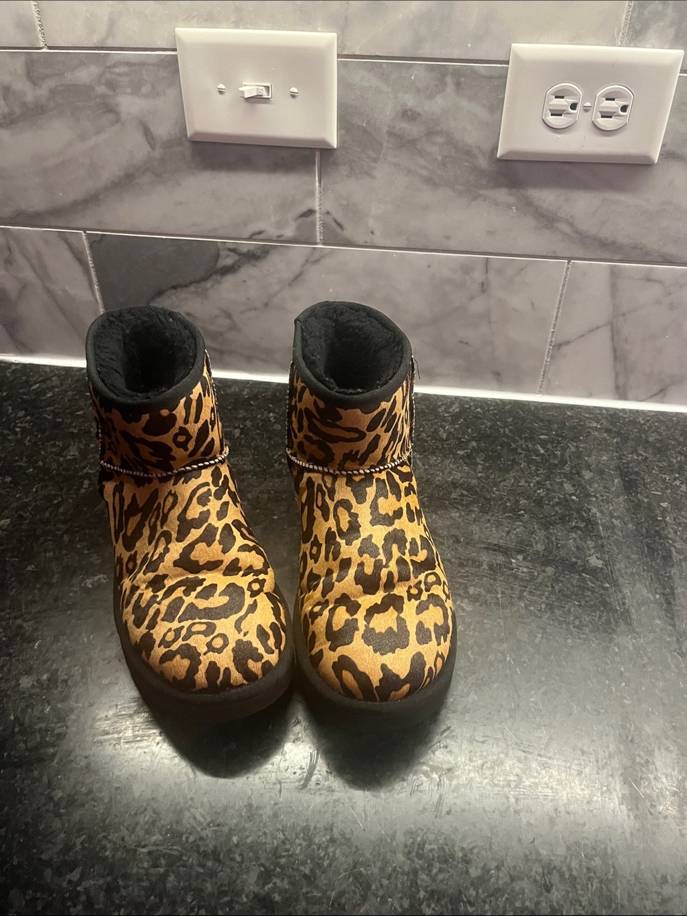 FABULOUSLY FLAWED UGG Leopard Print Shearling-Lined Boots - Brown/Black